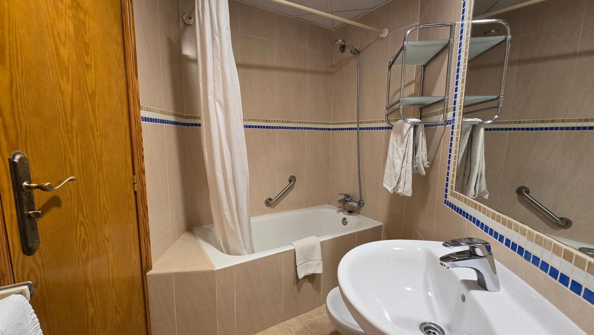 Marina Palmanova Apartamentos Екстер'єр фото
