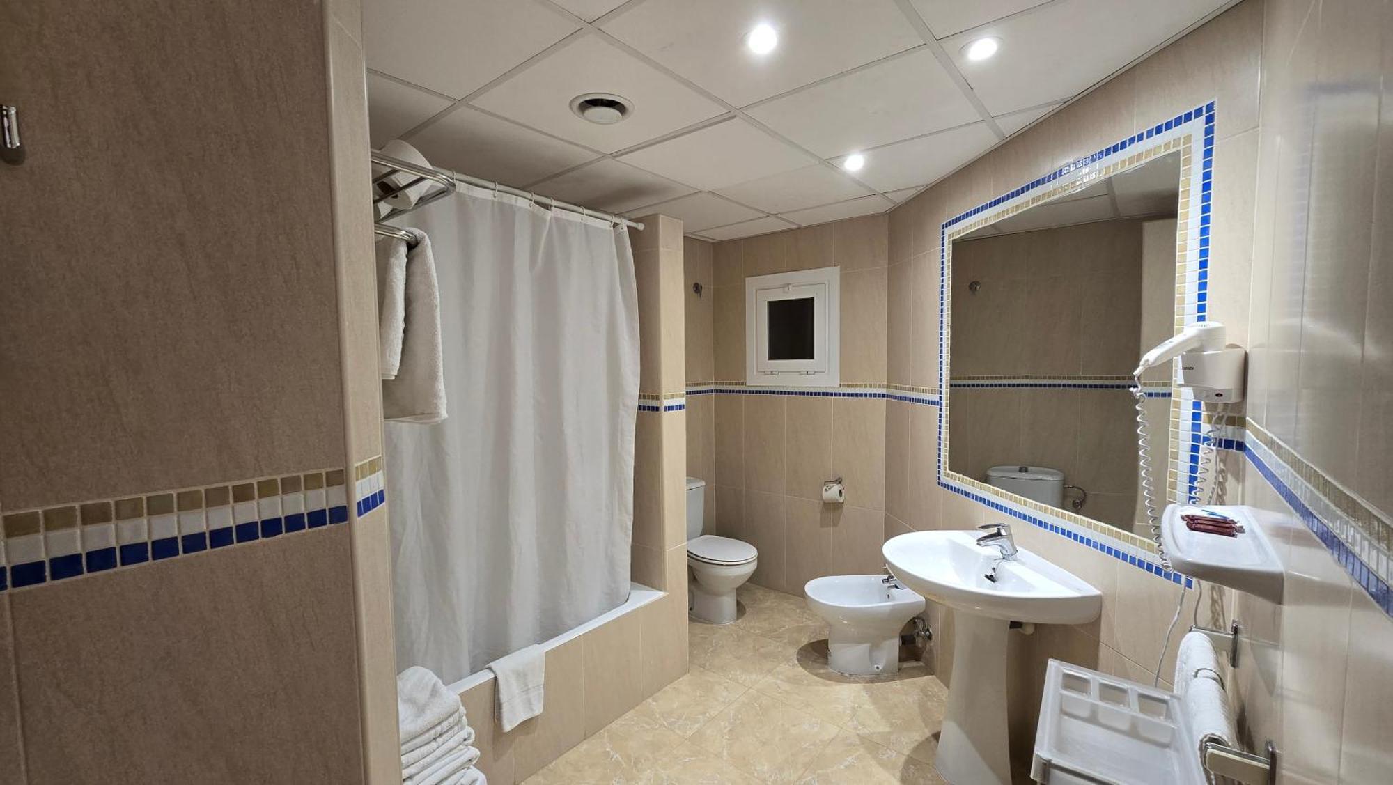 Marina Palmanova Apartamentos Екстер'єр фото