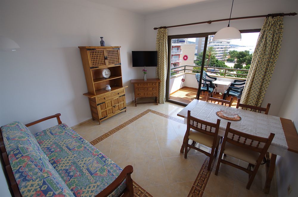 Marina Palmanova Apartamentos Екстер'єр фото