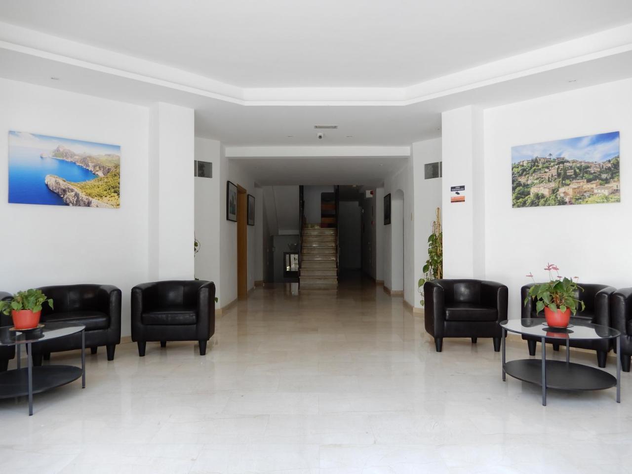 Marina Palmanova Apartamentos Екстер'єр фото
